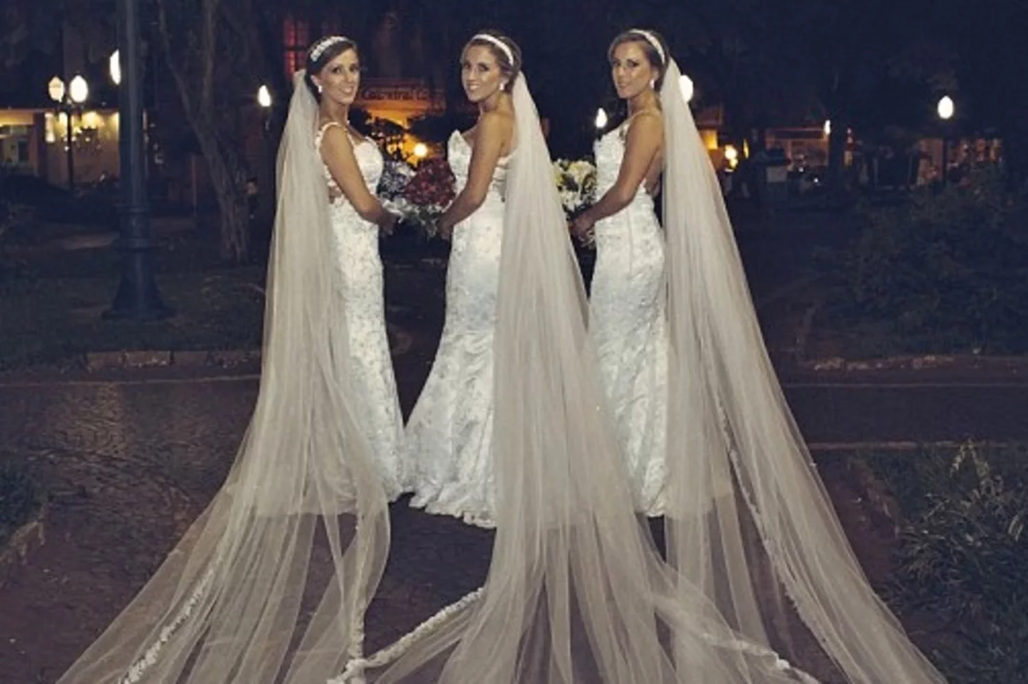 У сестры свадьба будет. Бразильское свадебное платье. Свадебное платье в Бразилии. Тройная свадьба. Свадьба тройняшек.