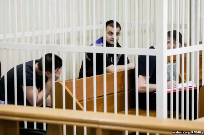 В доведении до самоубийства рядового Александра Коржича обвиняются трое сержантов: Евгений Барановский, Егор Скуратович, Антон Вяжевич.