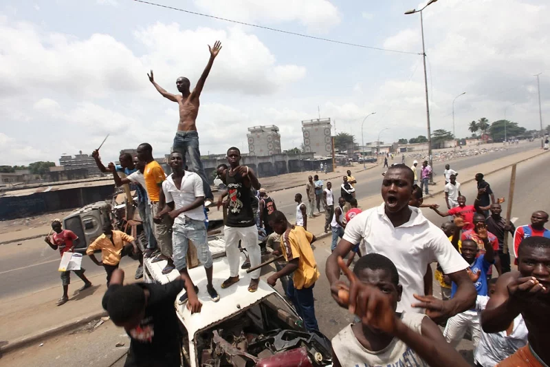 Массовые беспорядки в Кот-д'Ивуаре, декабрь 2011. Фото: Luc Gnago, Reuters