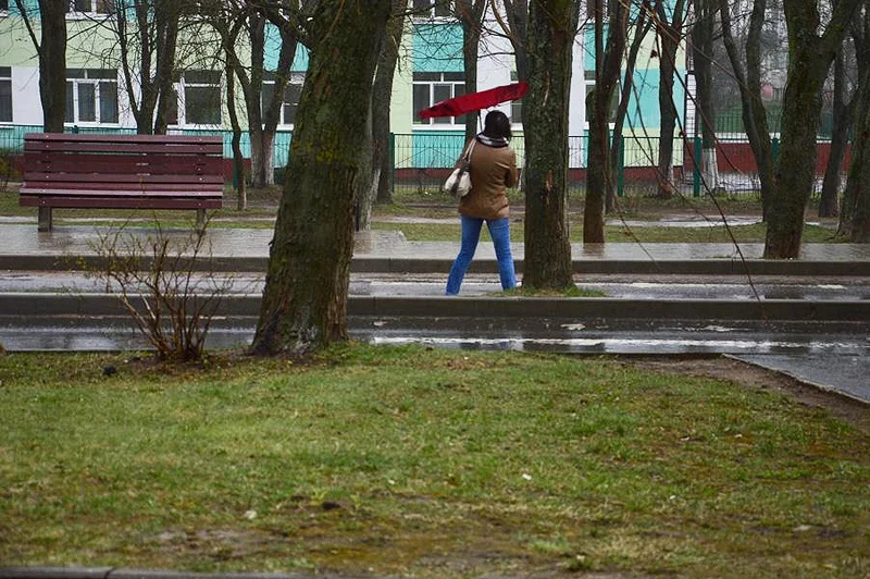 Порывистый ветер в Молодечно 13 апреля, фото Анастасии Ровды, rh.by