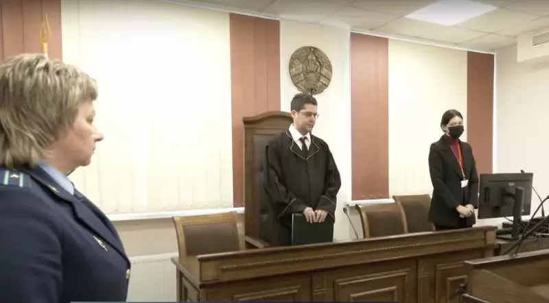 Судья Артем Подолянец и прокурор Светлана Пасемко. Скриншот с видеосюжета из суда «ТРК Брест»