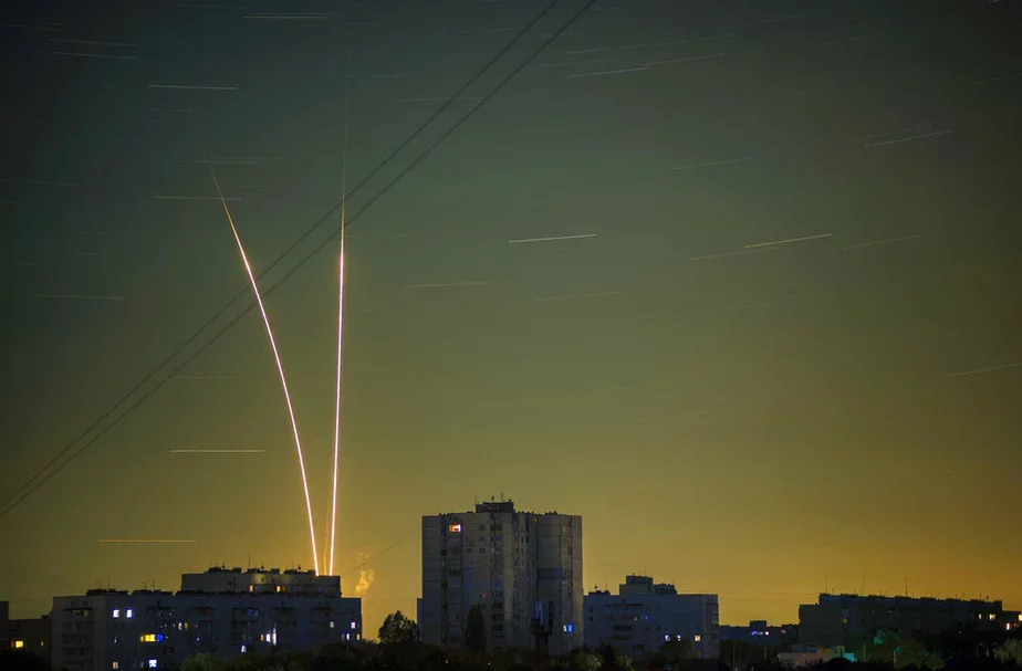 Пуск ракет з расійскага Белгарада па ўкраінскім Харкаве, 1 верасня. AP Photo Vadim Belikov