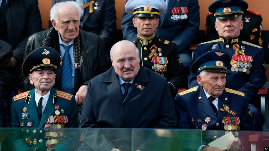 Лукашэнка на парадзе ў Маскве, 9 мая. Фота: АР