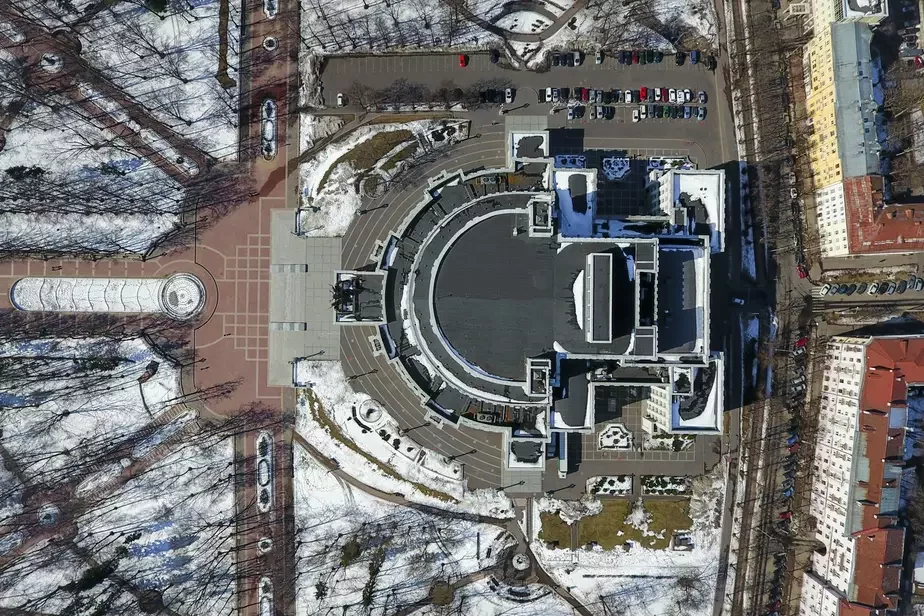 Площадь перед Оперой: вид сверху. Фото Радио Свабода.