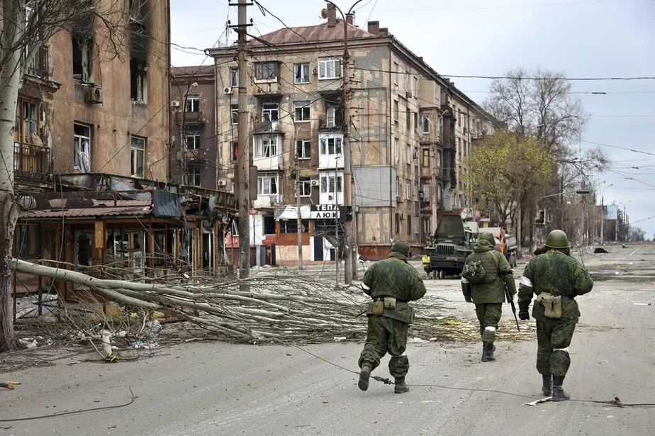 Боевики ДНР в Мариуполе, 16 апреля. Фото: Алексей Александров / АР