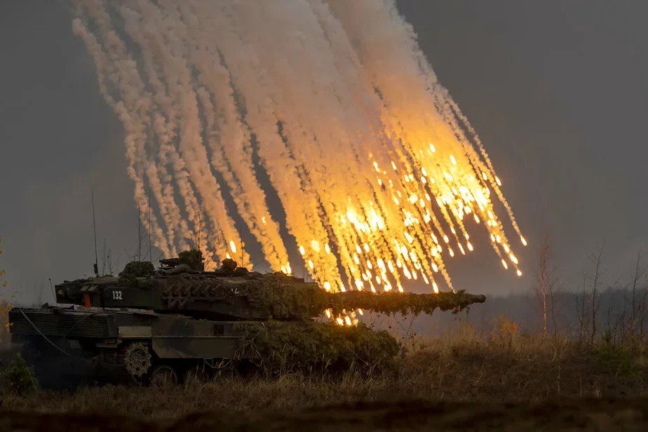 Танк Leopard на учениях НАТО в Литве. Фото: AP Photo/Mindaugas Kulbis