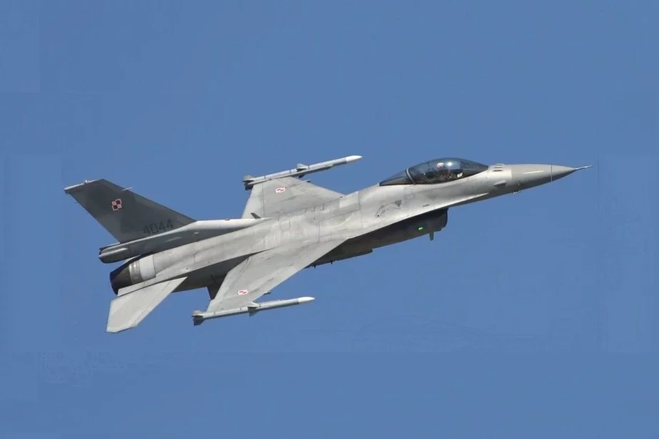 Знішчальнік F-16. Фота: Wikimedia Commons