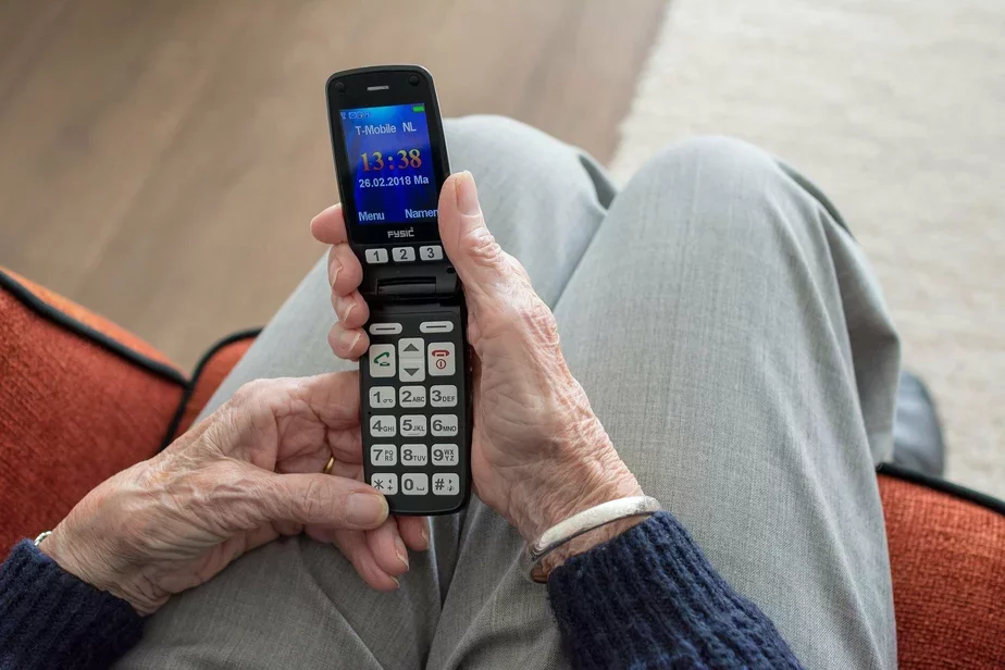 Old person smartphone
