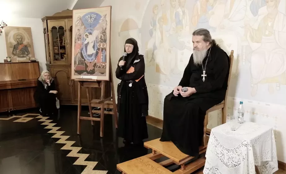Во время выступления монахини. Скриншот: obitel_minsk / YouTube